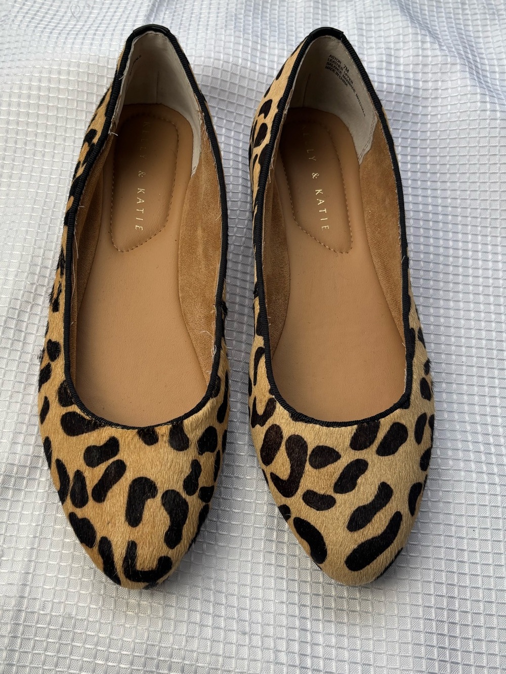 Kelly & Katie Leopard-Print Pointed Toe Flats Genuine Cow Hair & Leather Size 7 - Picture 2 of 13